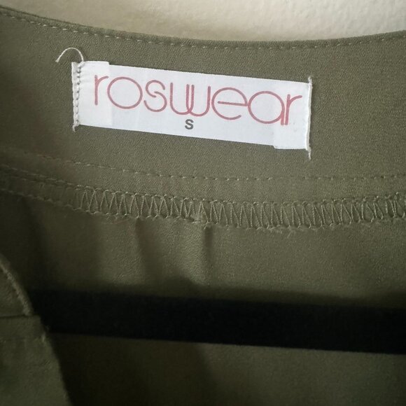 NWOT- Women's Chiffon V-Neck Business Casual Blouse with Cuffed Sleeves - Picture 4 of 8